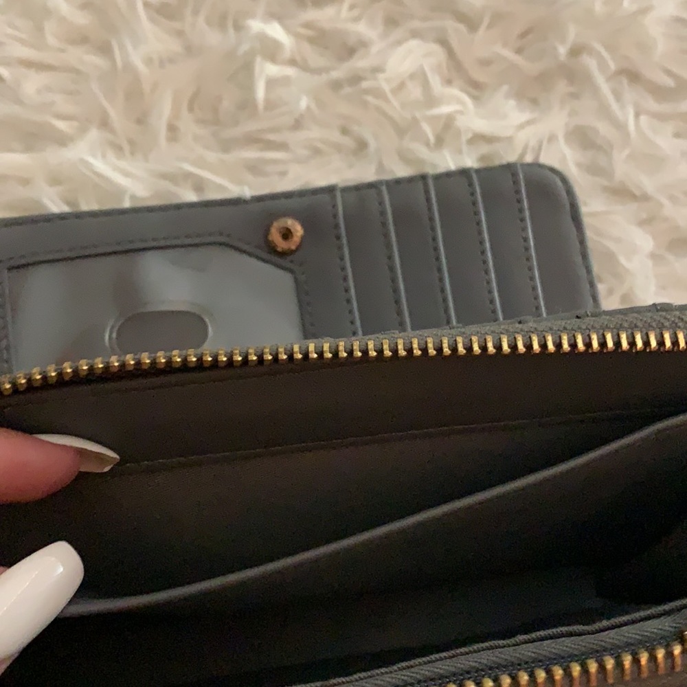 gray wallet - Picture 9 of 12